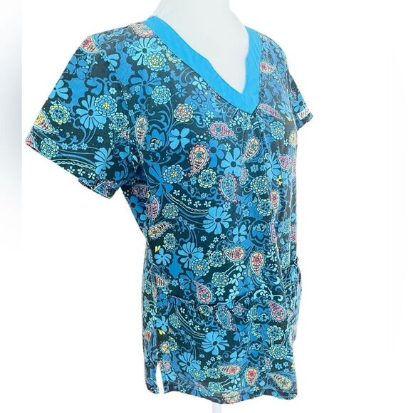 (2) UA Women’s Scrub tops, set of (2), size small. - Picture 4 of 8